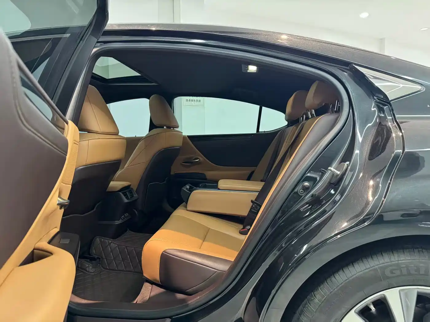 Lexus ES 2020 200 Excellence фото 6