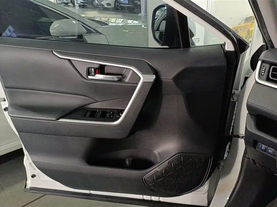 Toyota RAV4 Rongfang 2021 2.0L CVT 2WD Trend фото 6