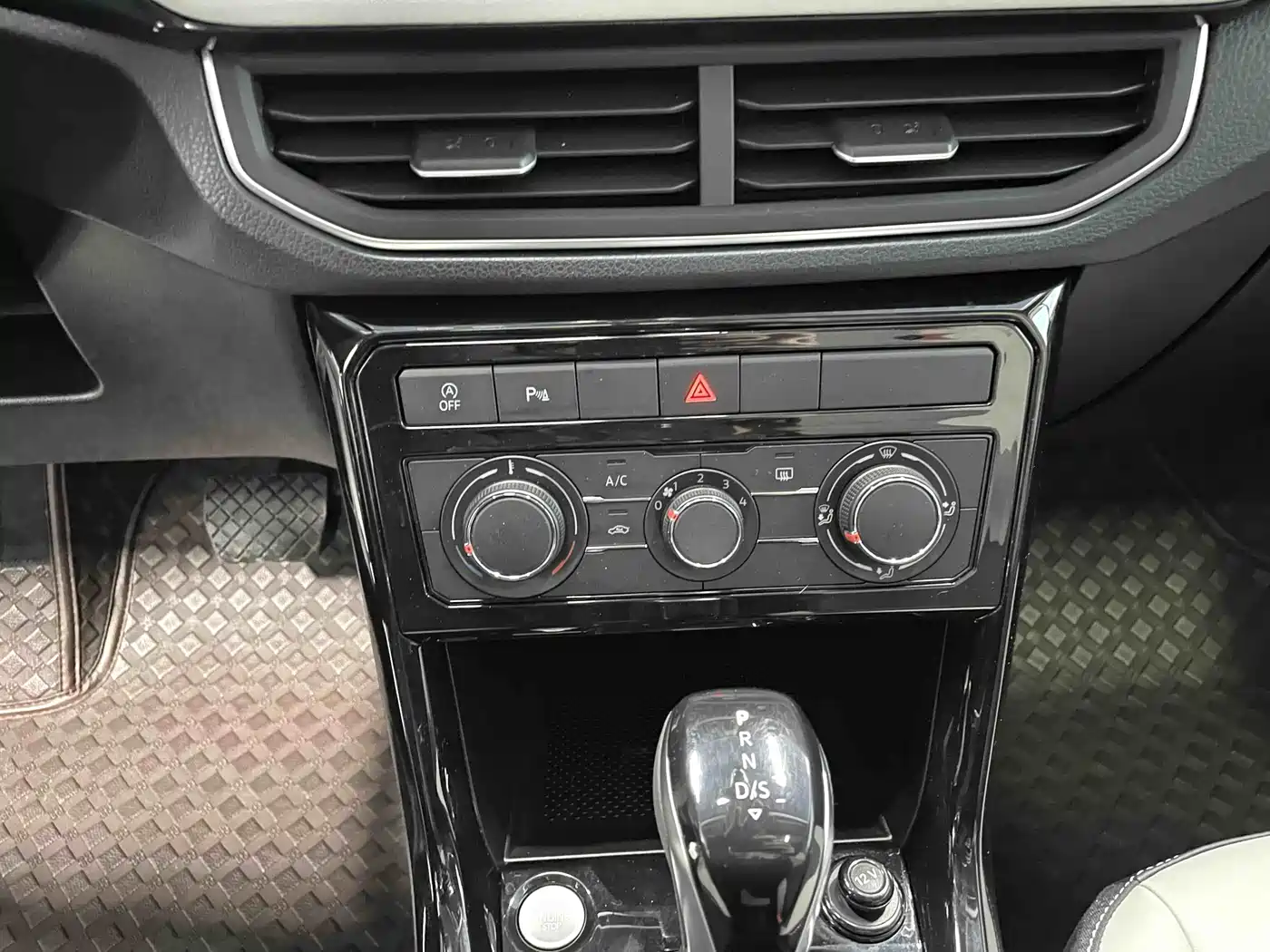 VOLKSWAGEN TUYUE