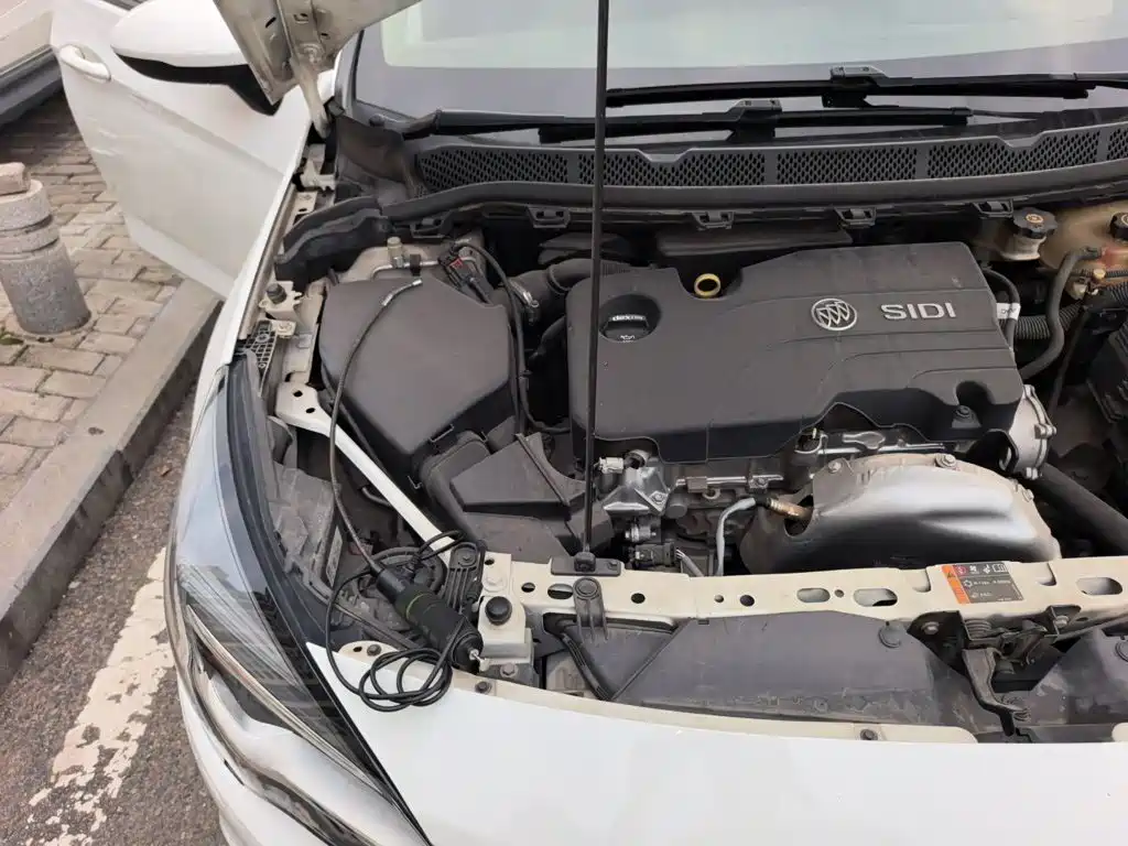 Photo 20 - Buick Verano