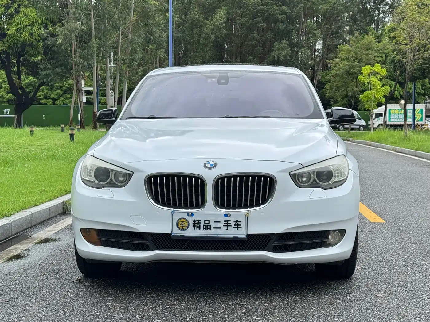 BMW 5 Series GT 2010 535i Luxury Model фото 6