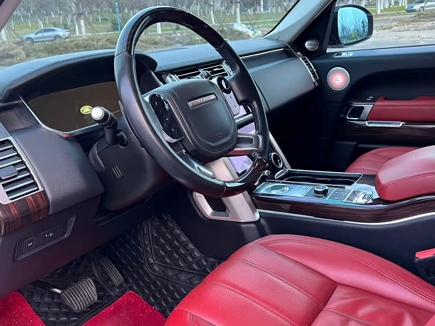 Land Rover Range Rover 2015 3.0 TDV6 Vogue фото 4