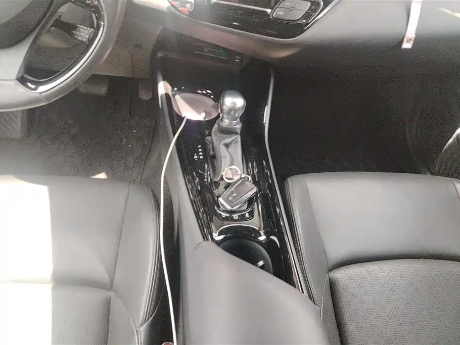 Toyota IZOA 2018 2.0L Yichi Edition China V фото 15