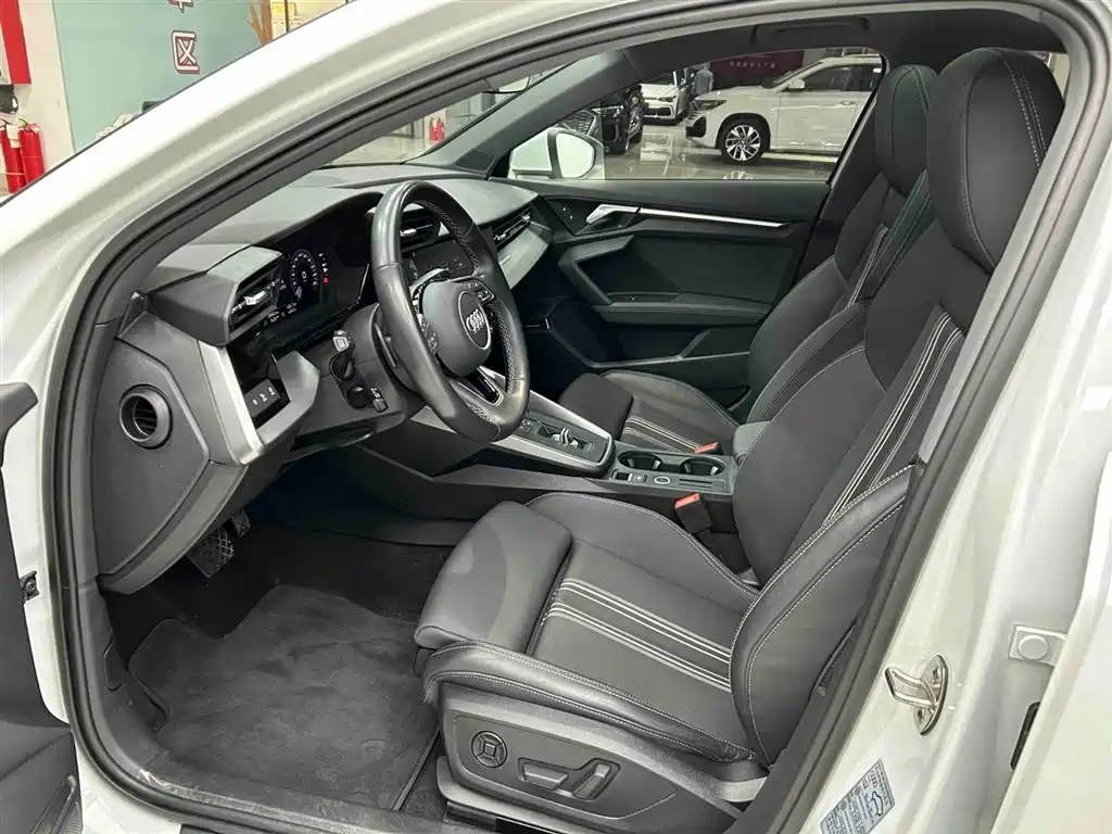 Audi A3 2024 Model Sportback 35 TFSI Fashion Sport фото 11