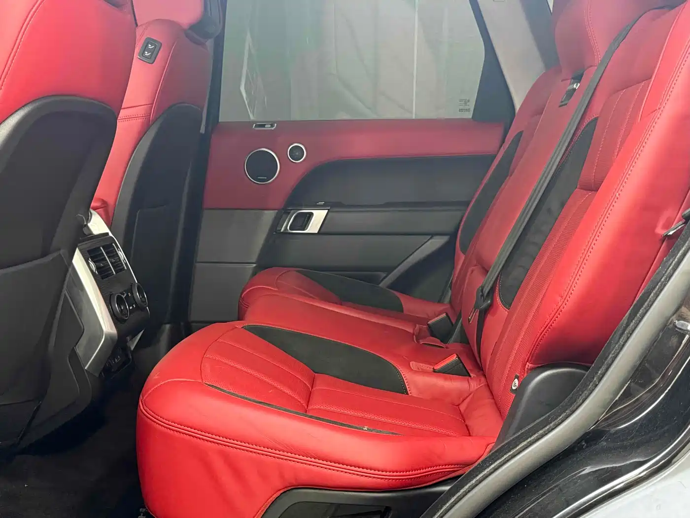 Land Rover Range Rover Sport 2021 3.0 L6 Gloss Black Edition фото 17