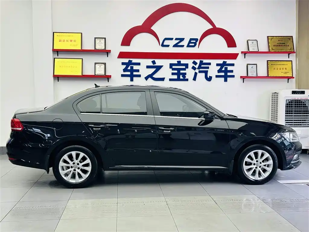 Volkswagen Lavida 2017 1.6L Automatic Comfort Edition фото 8