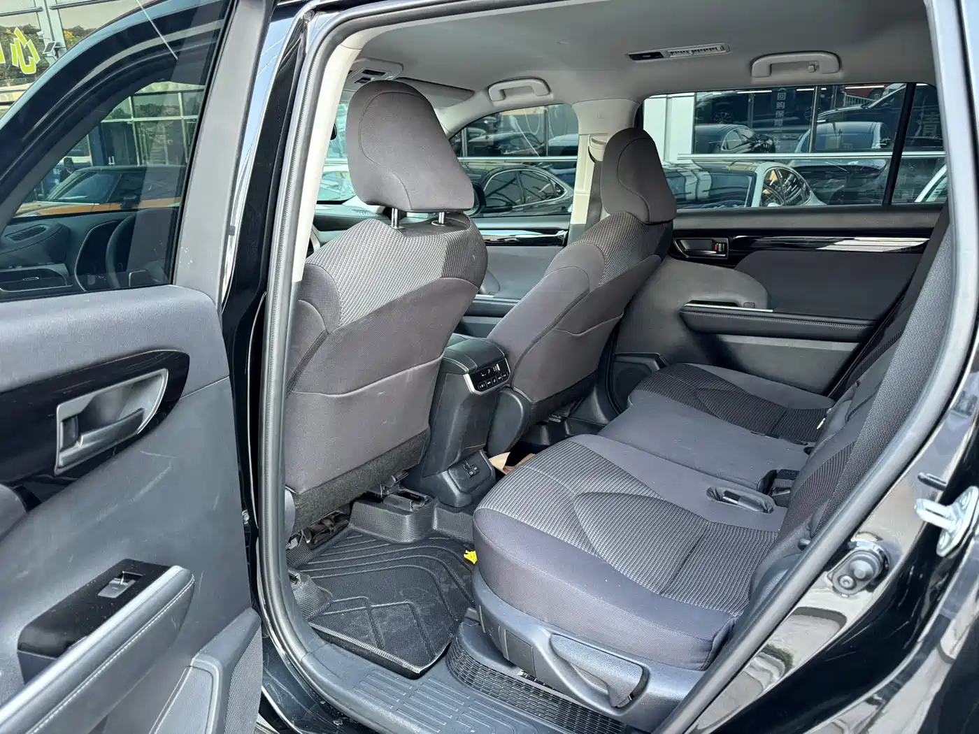 Toyota Highlander 2024 2.5L Smart Hybrid 2WD Elite 5-seater фото 5
