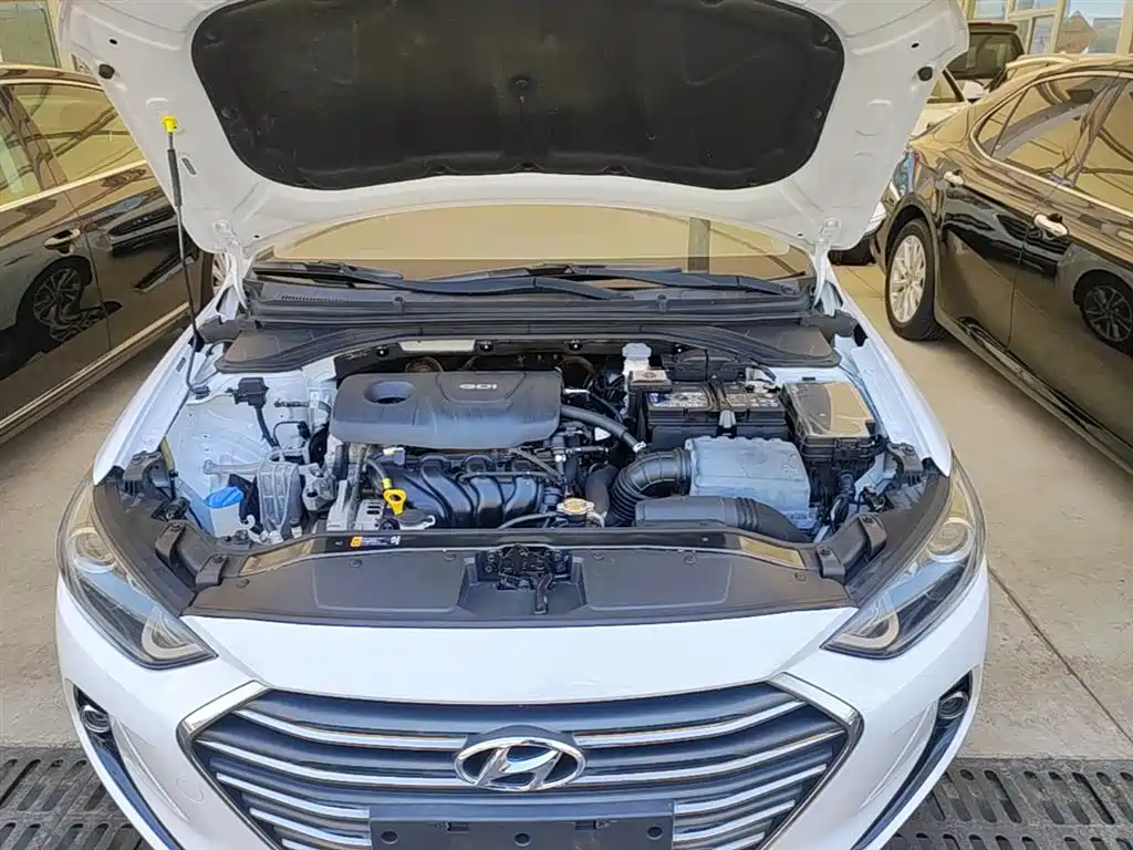 Hyundai Elantra 2016 Model 1.6L Automatic Smart Elite фото 20
