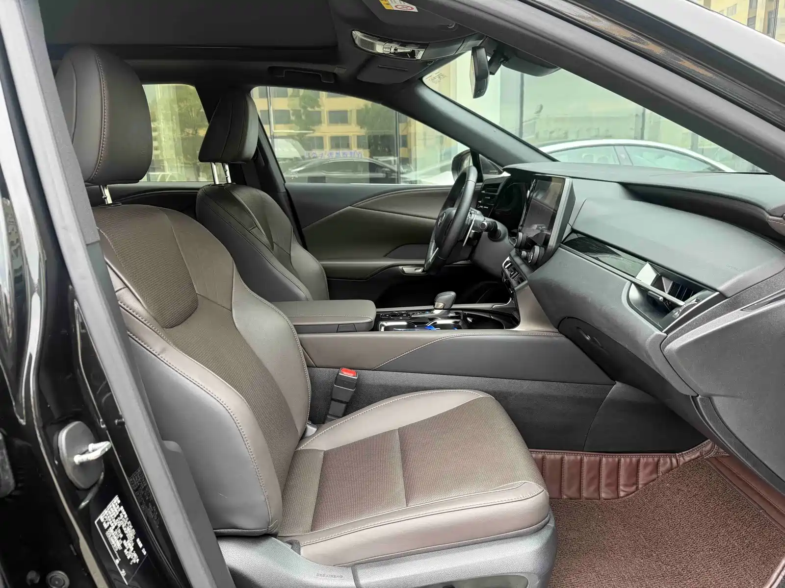 Photo 6 - Lexus RX