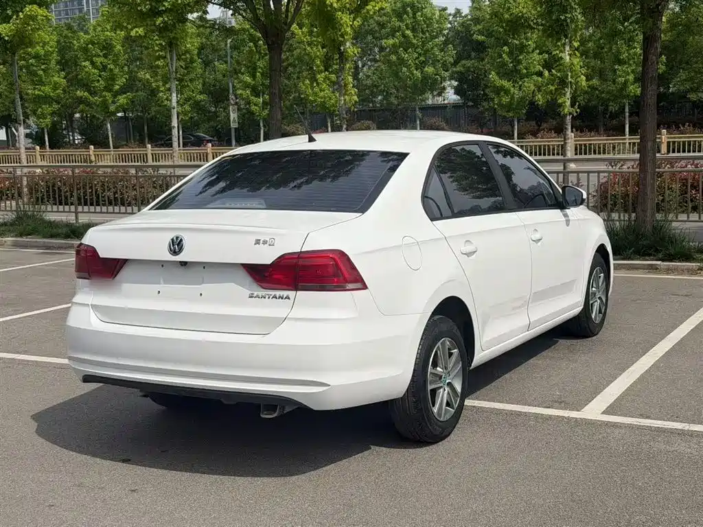 Volkswagen Santana 2016 1.4L Manual Trend Edition фото 25
