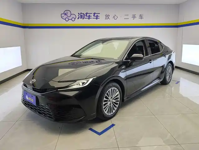 Toyota Camry 2025