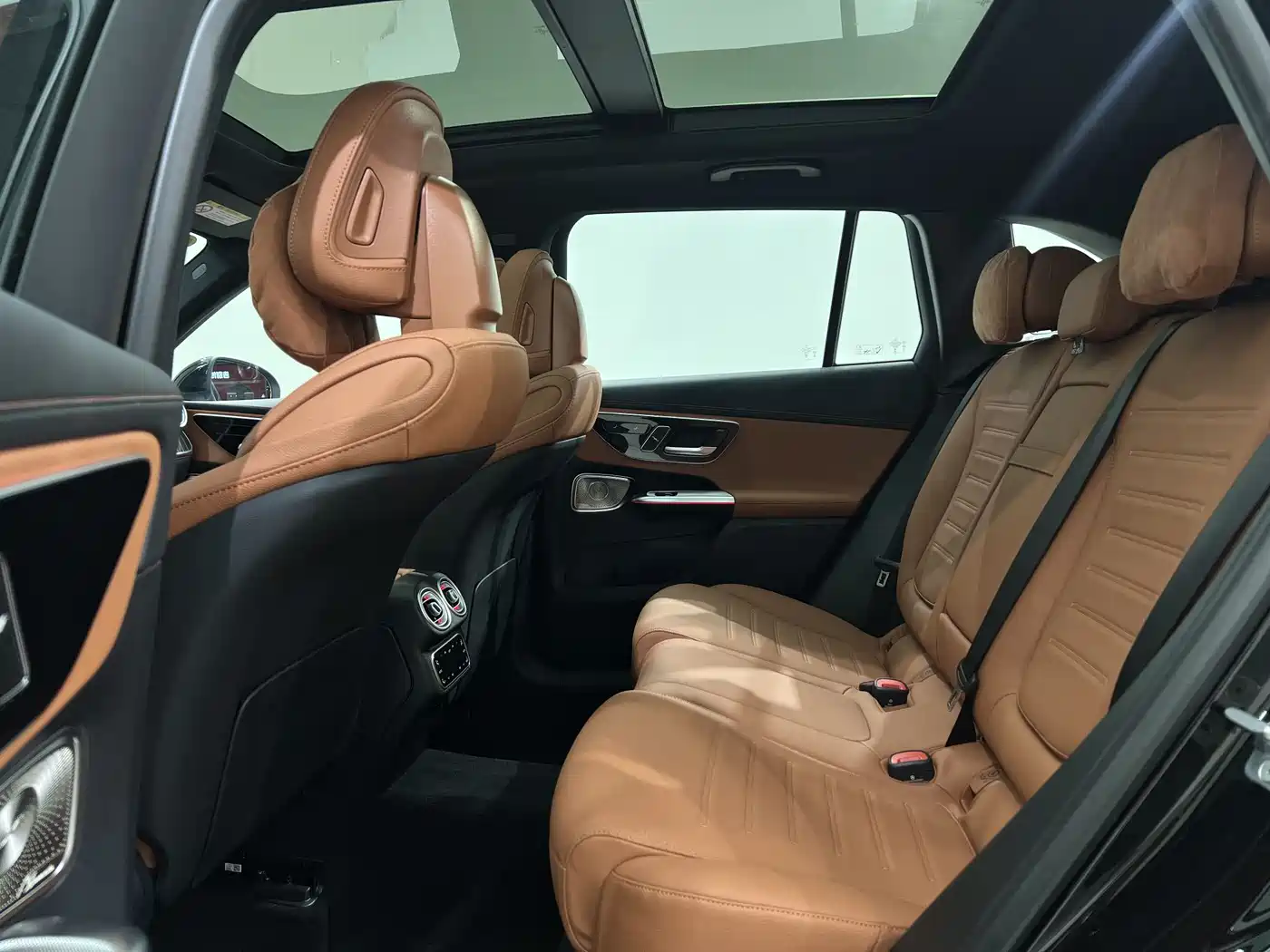 Mercedes-Benz GLC 2025 GLC 300 L 4MATIC Luxury 5-seater фото 6