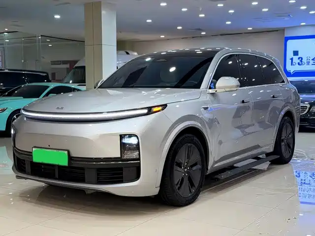 Li Auto Li L8 2025