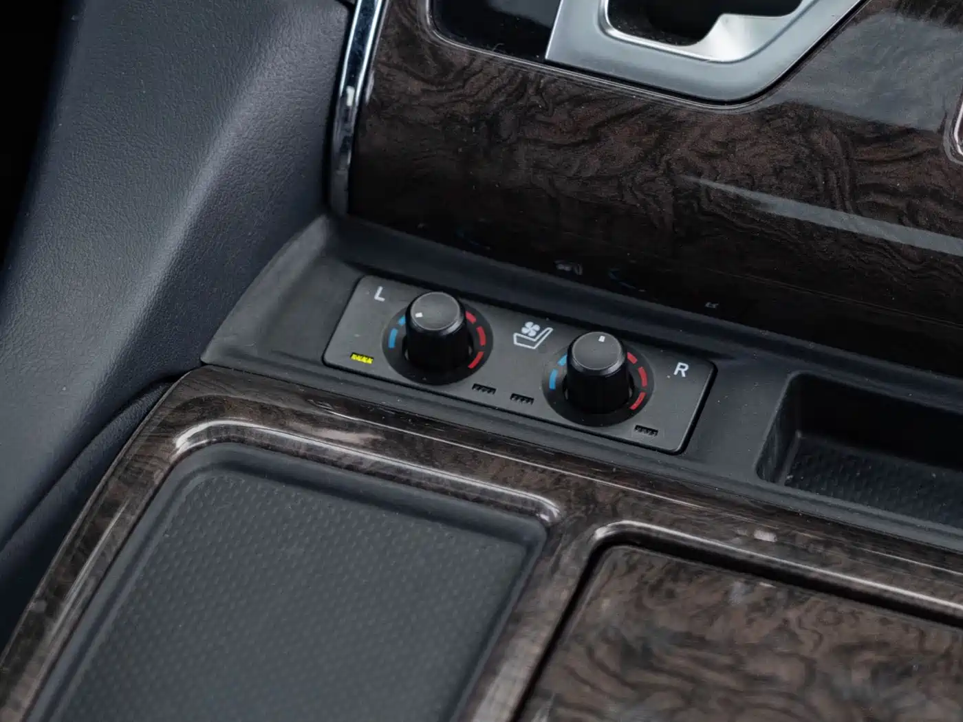 Toyota Alphard 2021 Hybrid 2.5L Ultimate фото 13