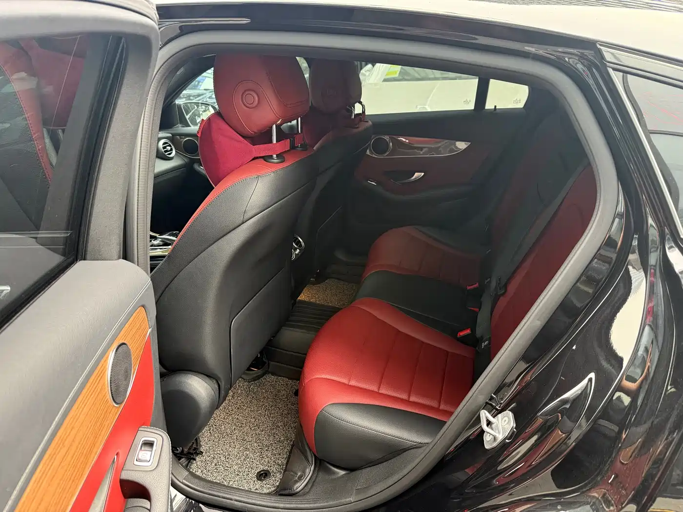 Mercedes-Benz GLC Coupe 2019 GLC 260 4MATIC Coupe SUV фото 6