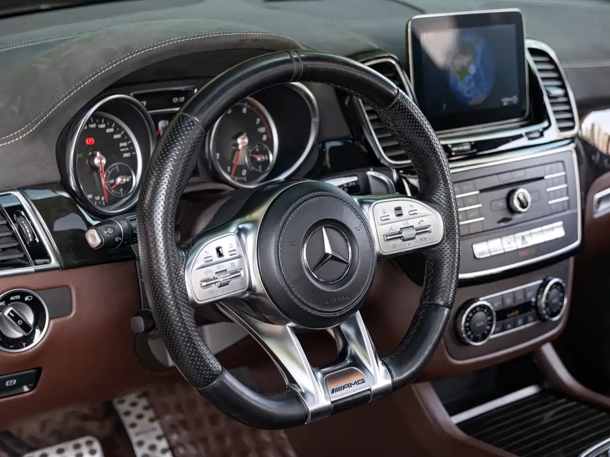 Фото 13 - Mercedes-Benz GLS