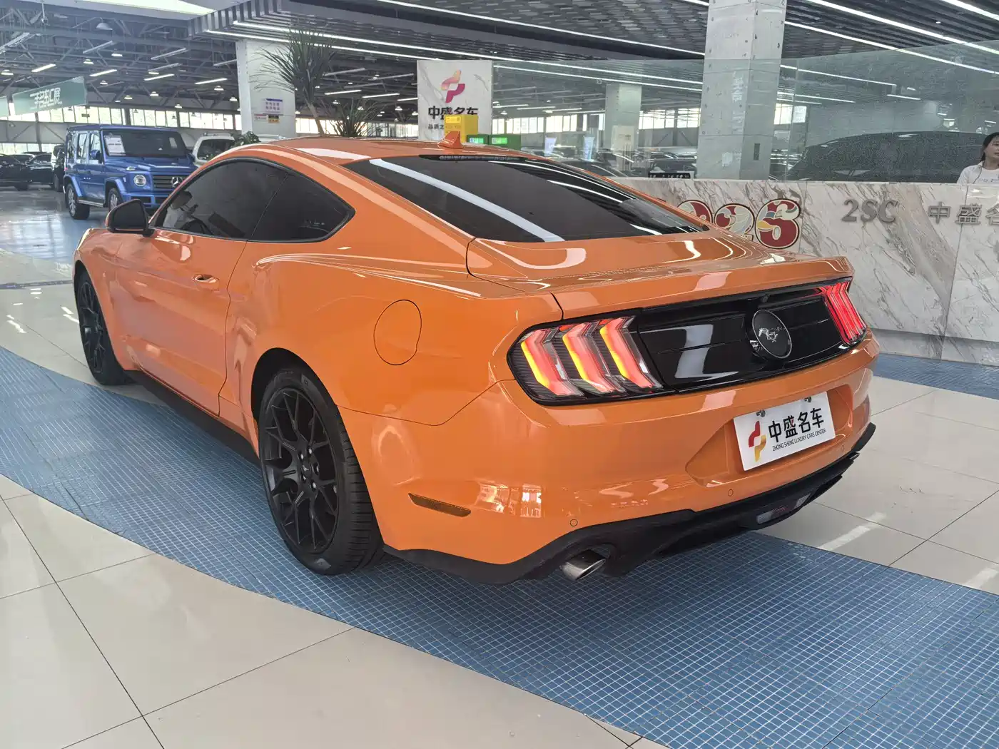 FORD MUSTANG