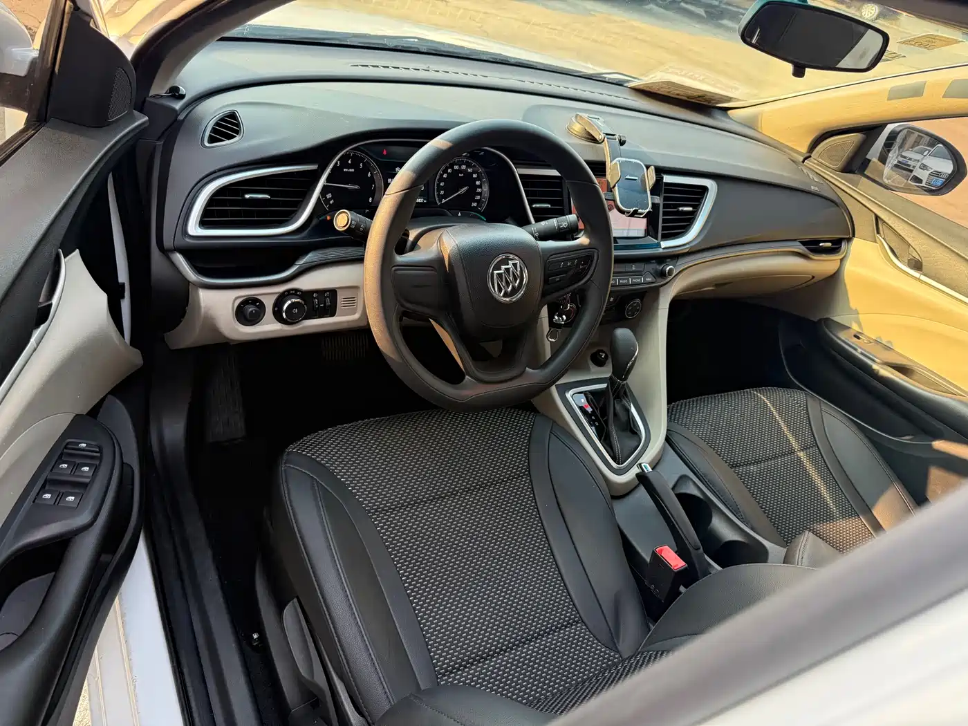 Buick Excelle 2015 15N Automatic Elite фото 2