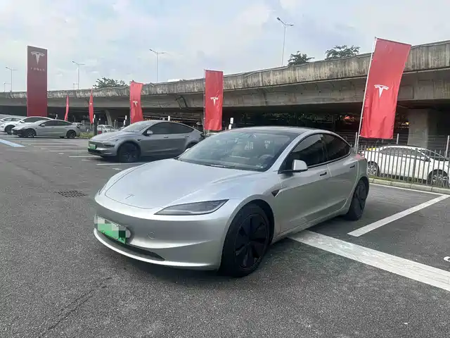 Tesla Model 3 2023