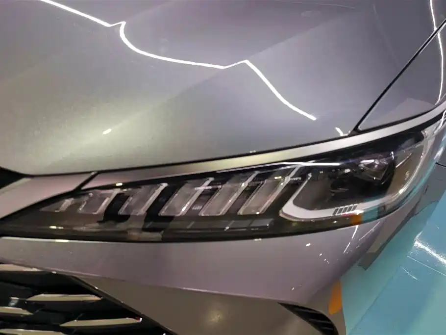 BYD Qin PLUS 2025 DM-i Smart Drive 55KM Leader фото 5