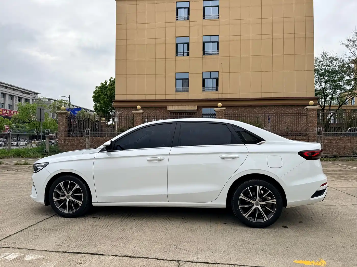 GEELY AUTOMOBILE EMGRAND