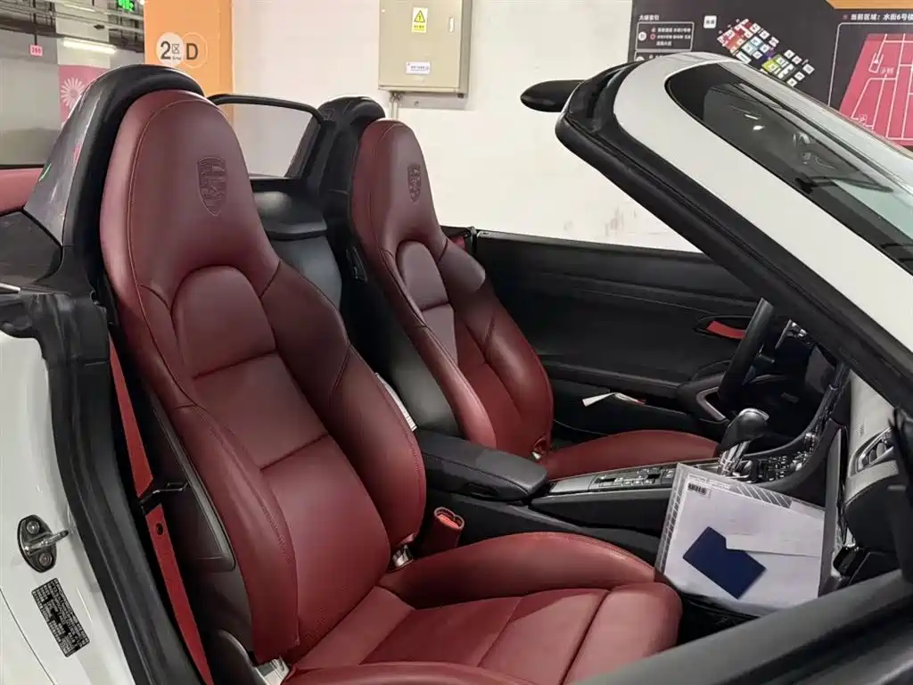 Porsche 718 2019 Boxster T 2.0T фото 4