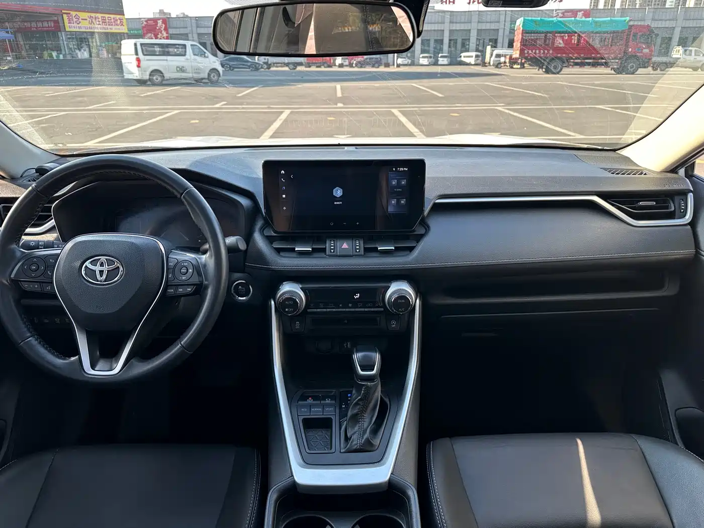 Toyota Wildlander 2024 2.0L CVT 2WD Luxury PLUS Edition фото 5