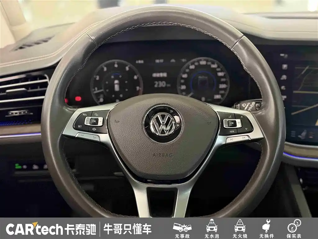 Volkswagen Touareg 2019 2.0TSI Sharp Wing Edition China V фото 26