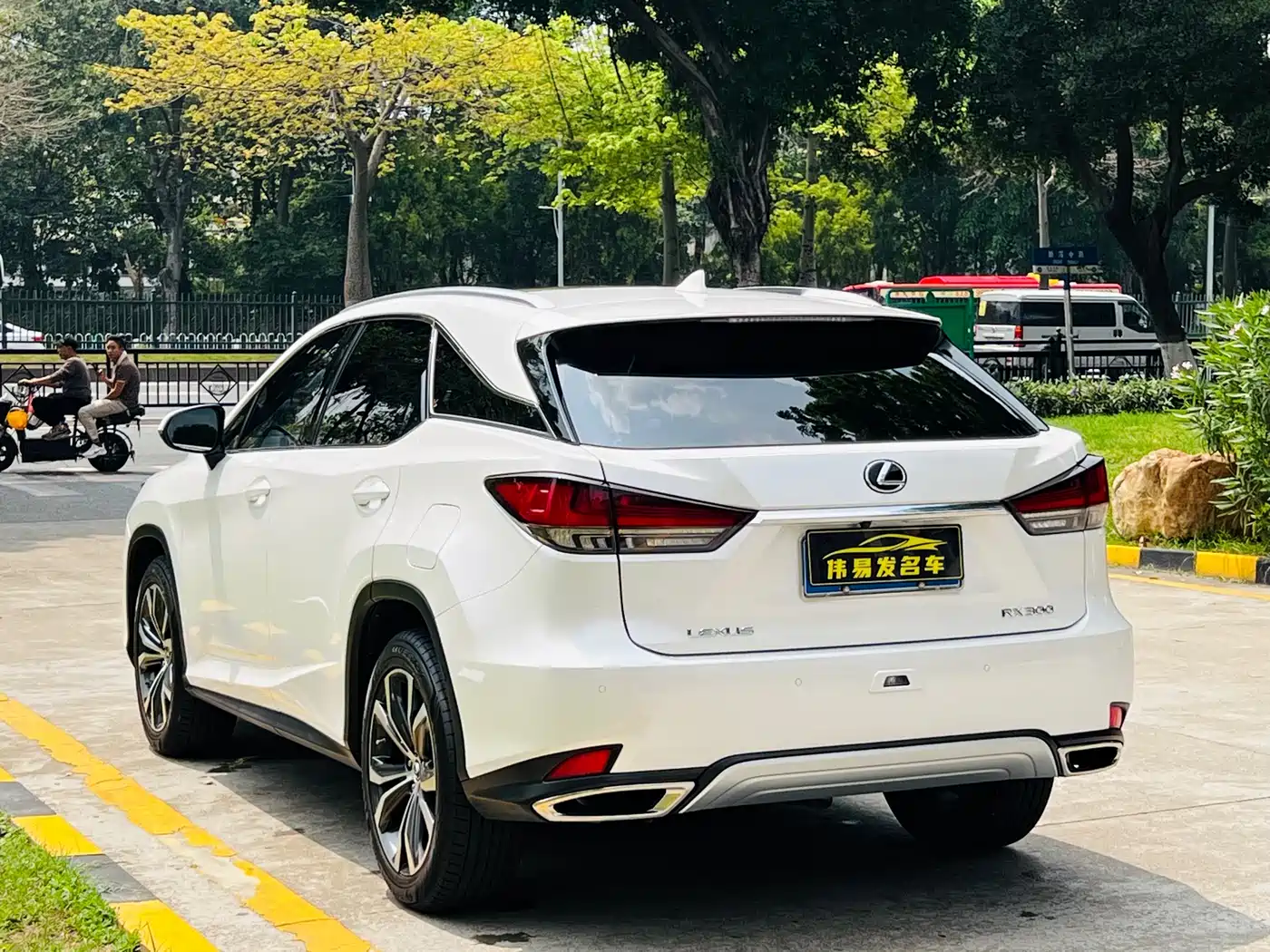 Lexus RX 2020 Facelift 300 AWD Elegance Edition фото 6