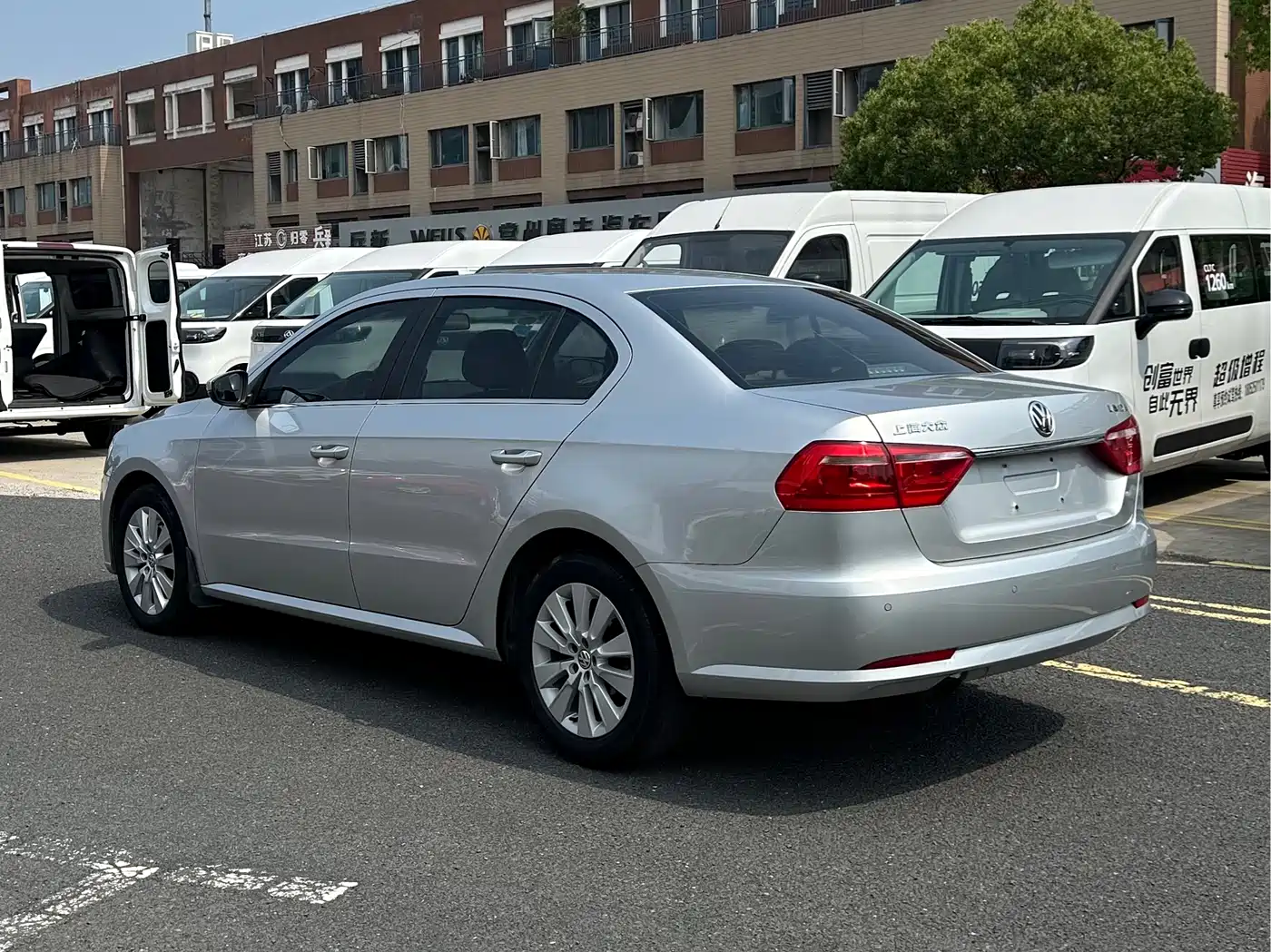 Volkswagen Lavida 2013 Facelift Classic 1.6L Automatic Comfort фото 6