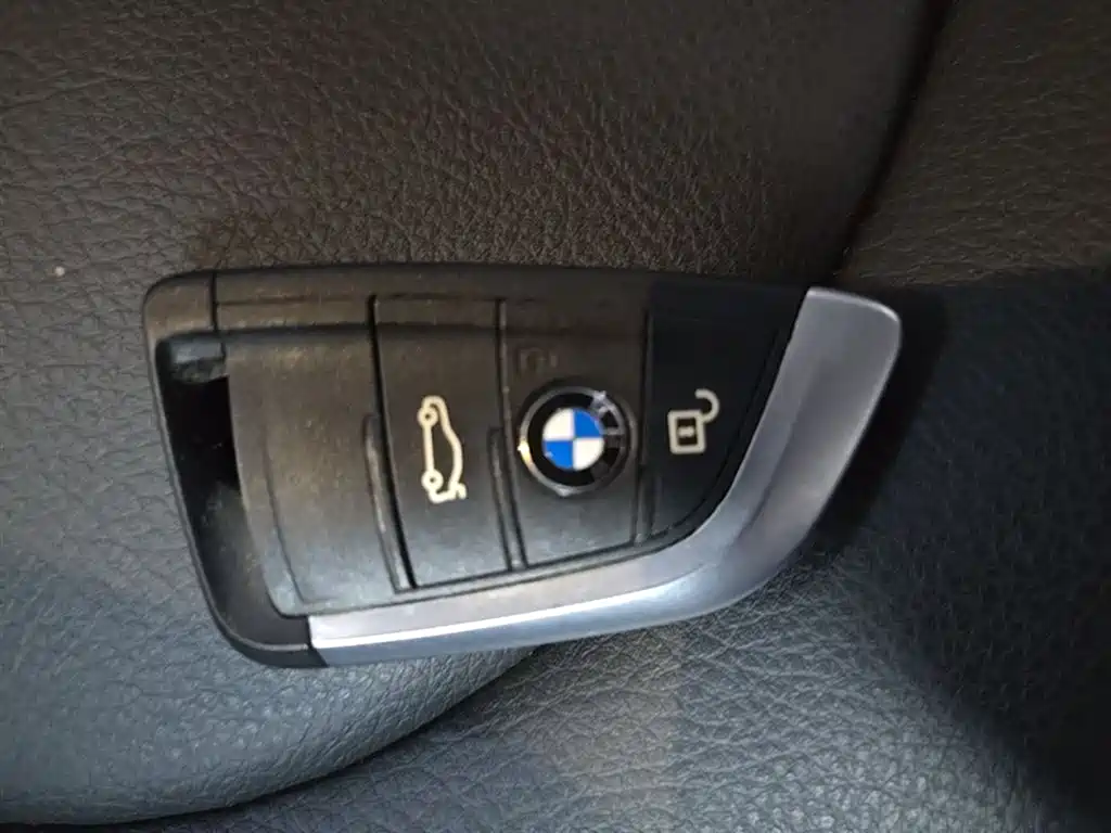 BMW X1 2016 sDrive18Li Premium Model фото 9