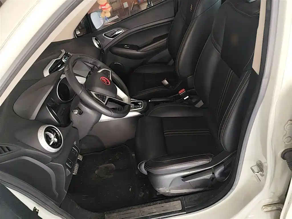 BYD Yuan 2016 1.5L Automatic Luxury фото 15
