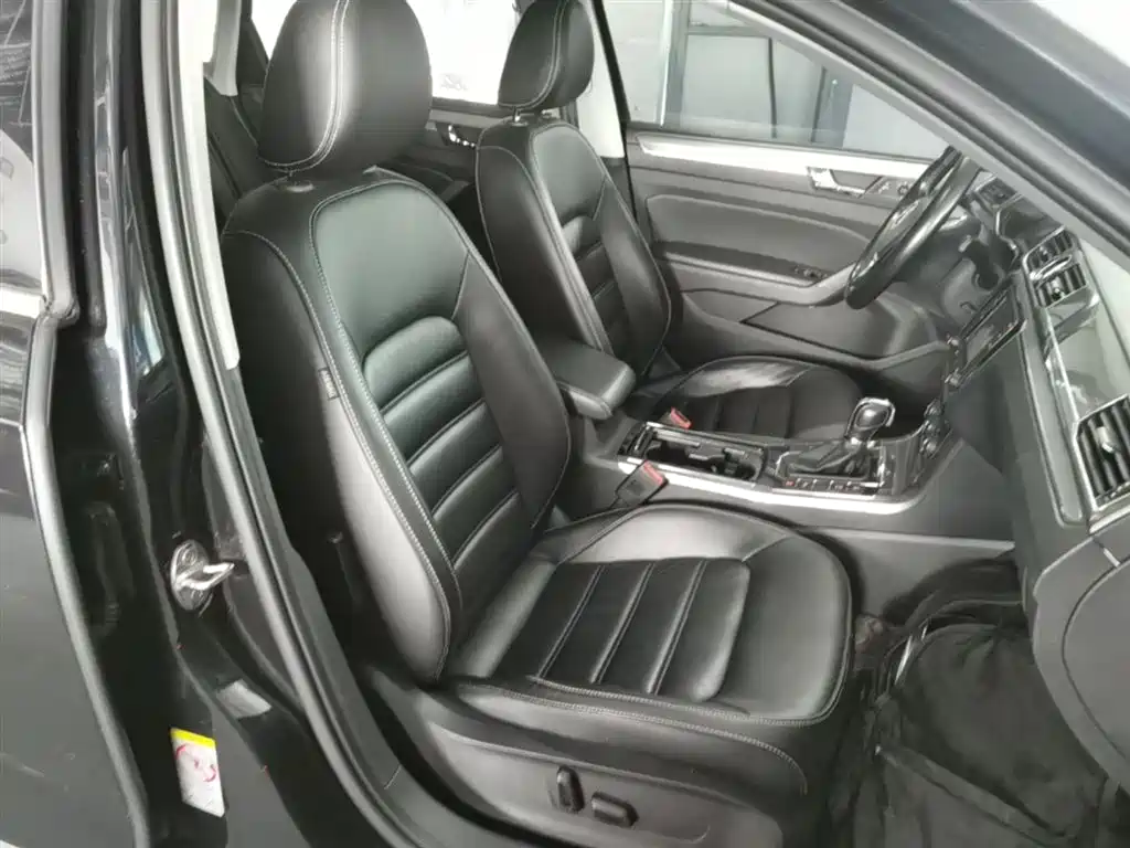 Volkswagen Passat 2017 330TSI DSG Prestige фото 25