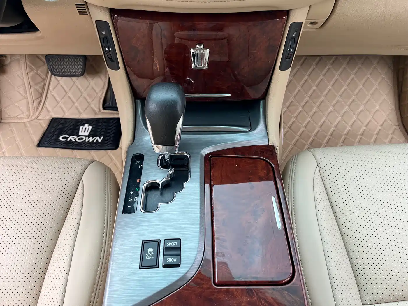 Toyota Crown 2012 2.5L Royal Leather Edition фото 13