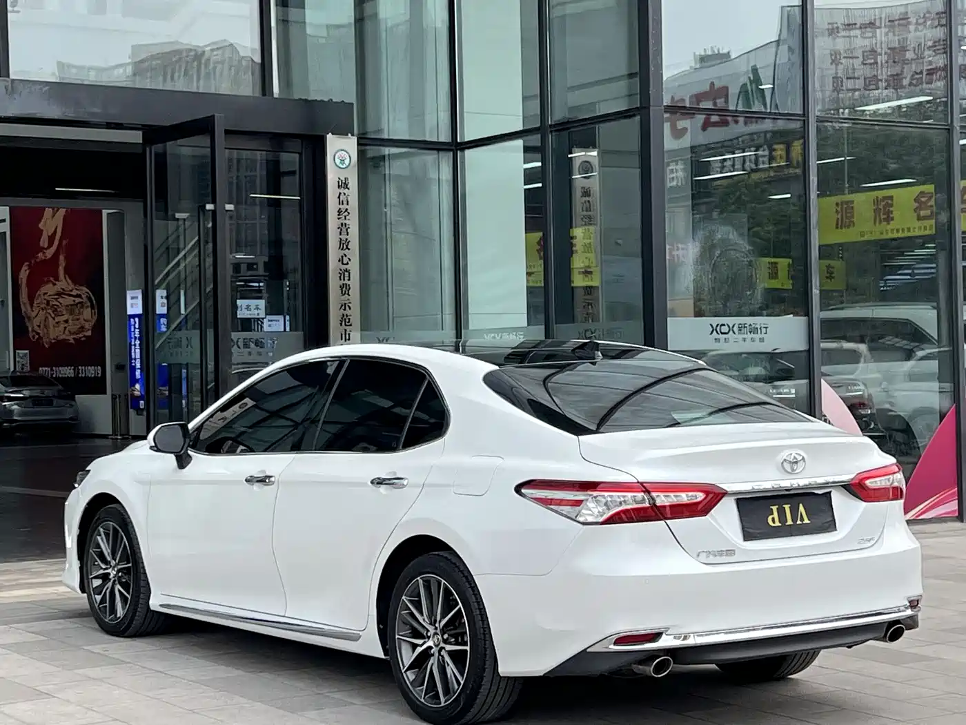 Toyota Camry 2023 2.5G Luxury Edition фото 4