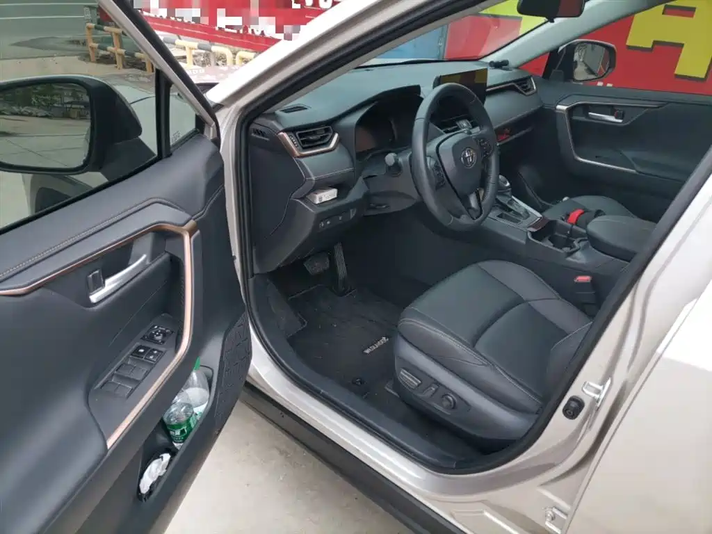 Toyota Wildlander 2024 2.0L CVT 2WD Urban Edition фото 14
