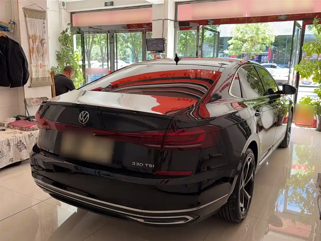 Volkswagen Passat 2023 Facelift 330TSI Starlight Luxury Edition фото 7