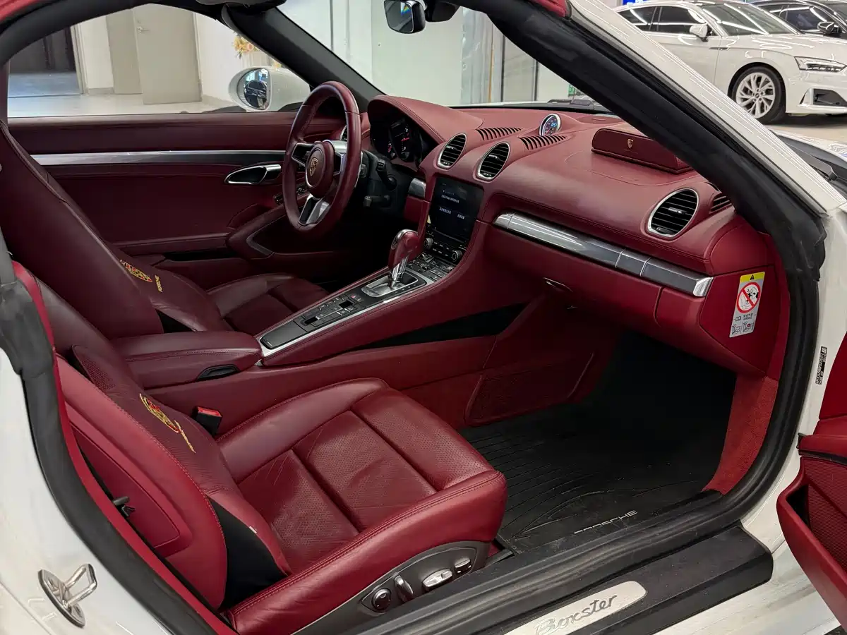 Porsche 718 2016 Boxster 2.0T фото 6