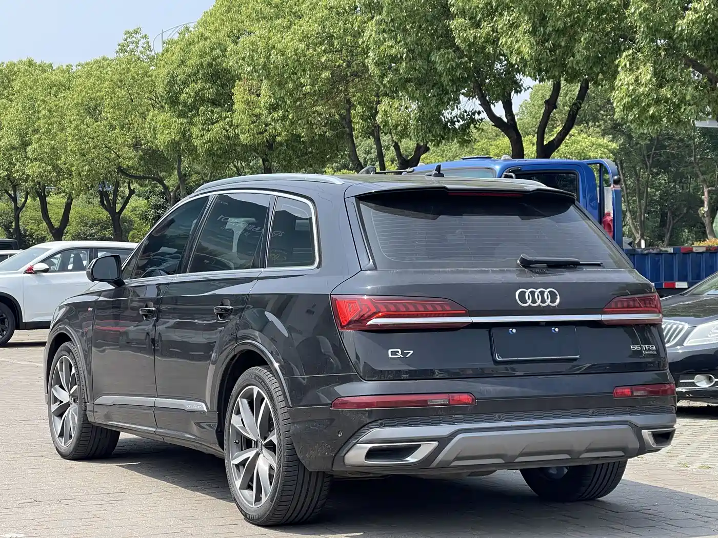 AUDI Q7