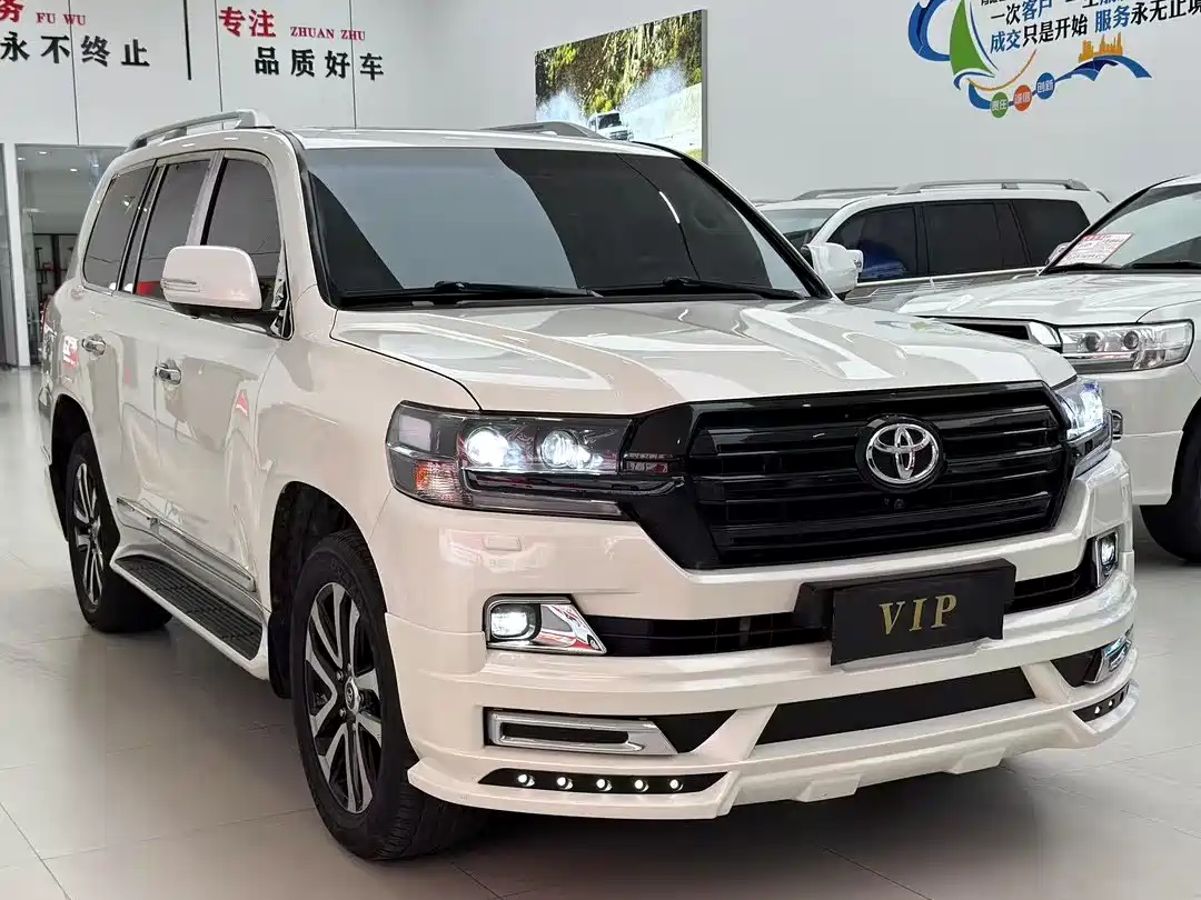 Toyota Land Cruiser (Import) фото 3