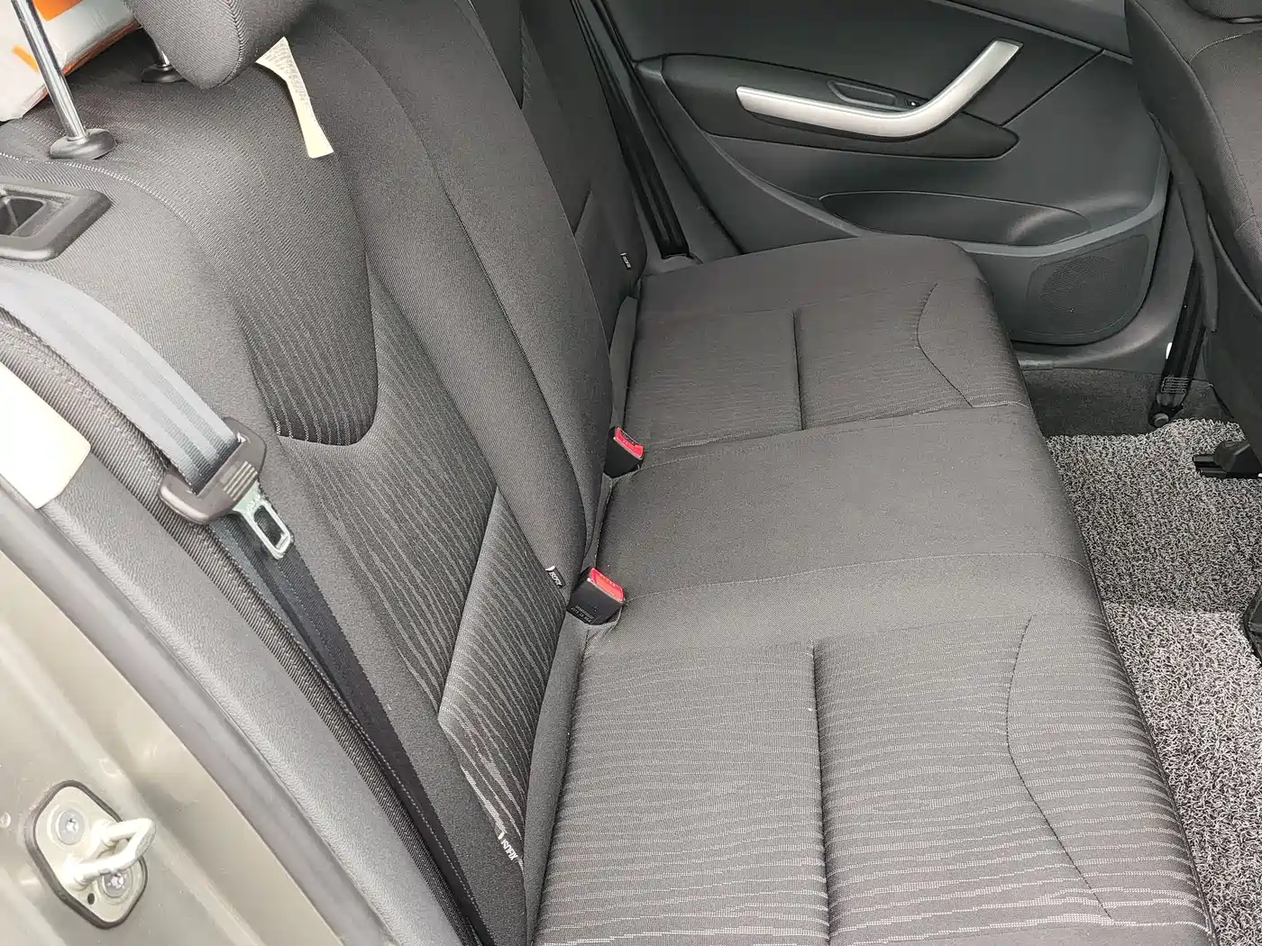 Peugeot 408 2013 2.0L Automatic Comfort Edition фото 11