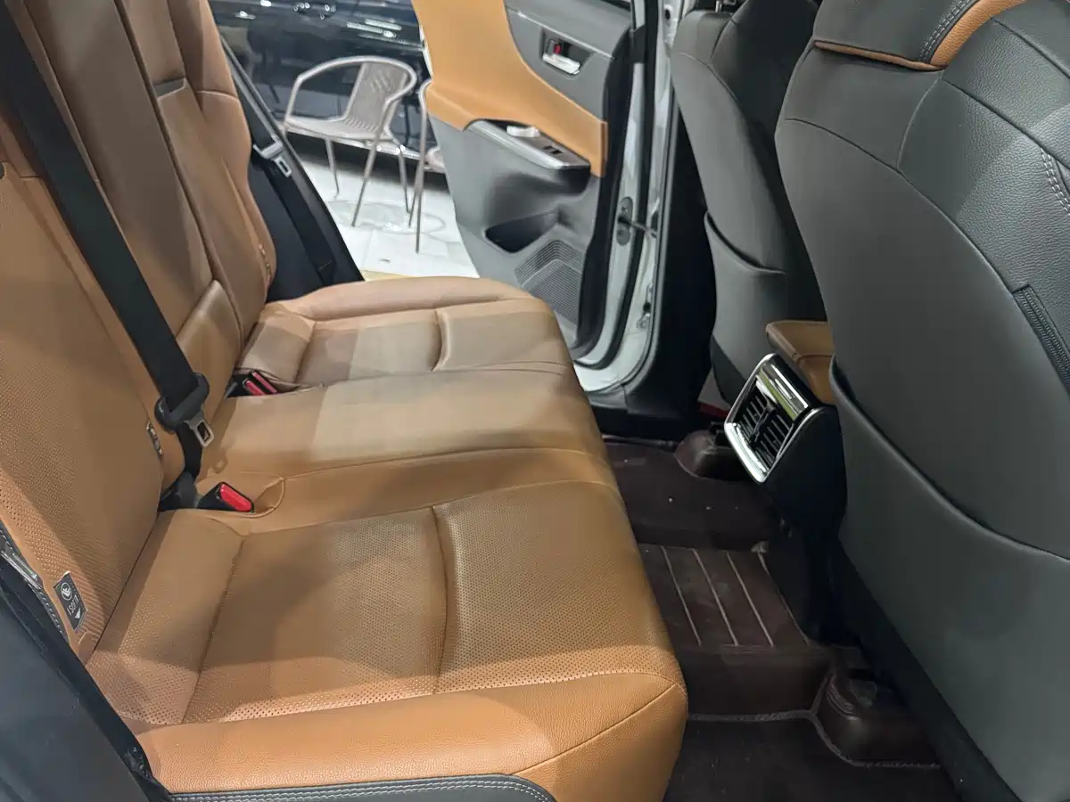 Toyota Venza 2022 2.0L CVT 2WD Premium фото 9