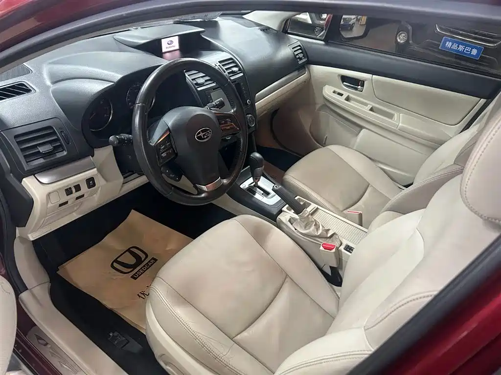 Subaru XV 2012 2.0i Luxury Navigation Edition фото 9