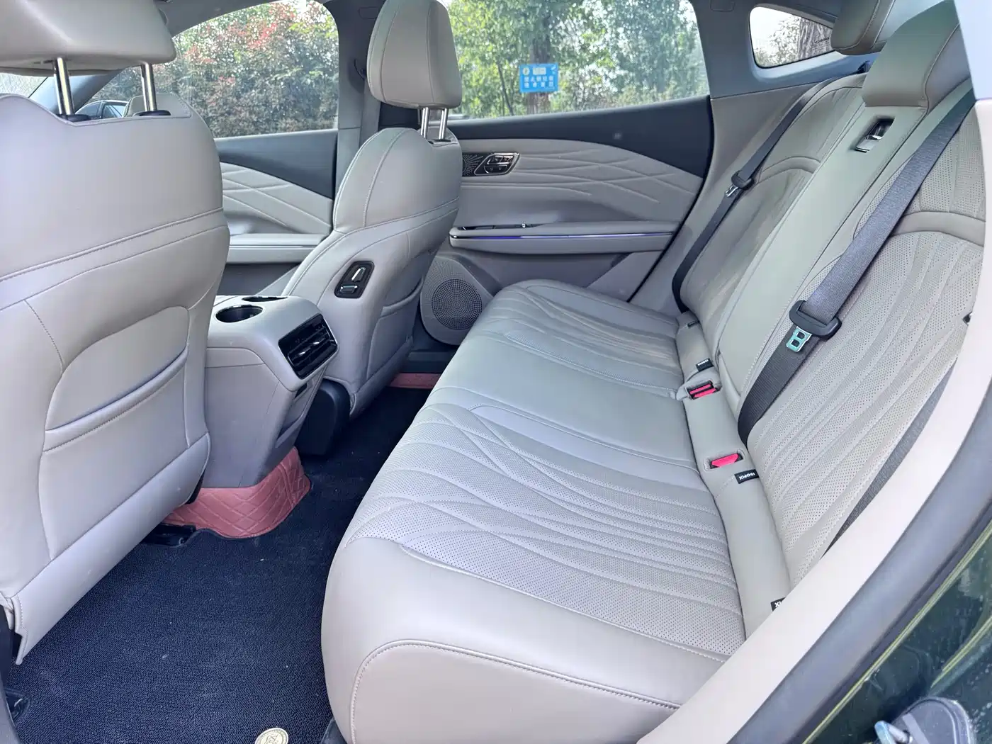 Geely Galaxy Galaxy Xingyao 8 2025 130km EM-i Premium Edition фото 5