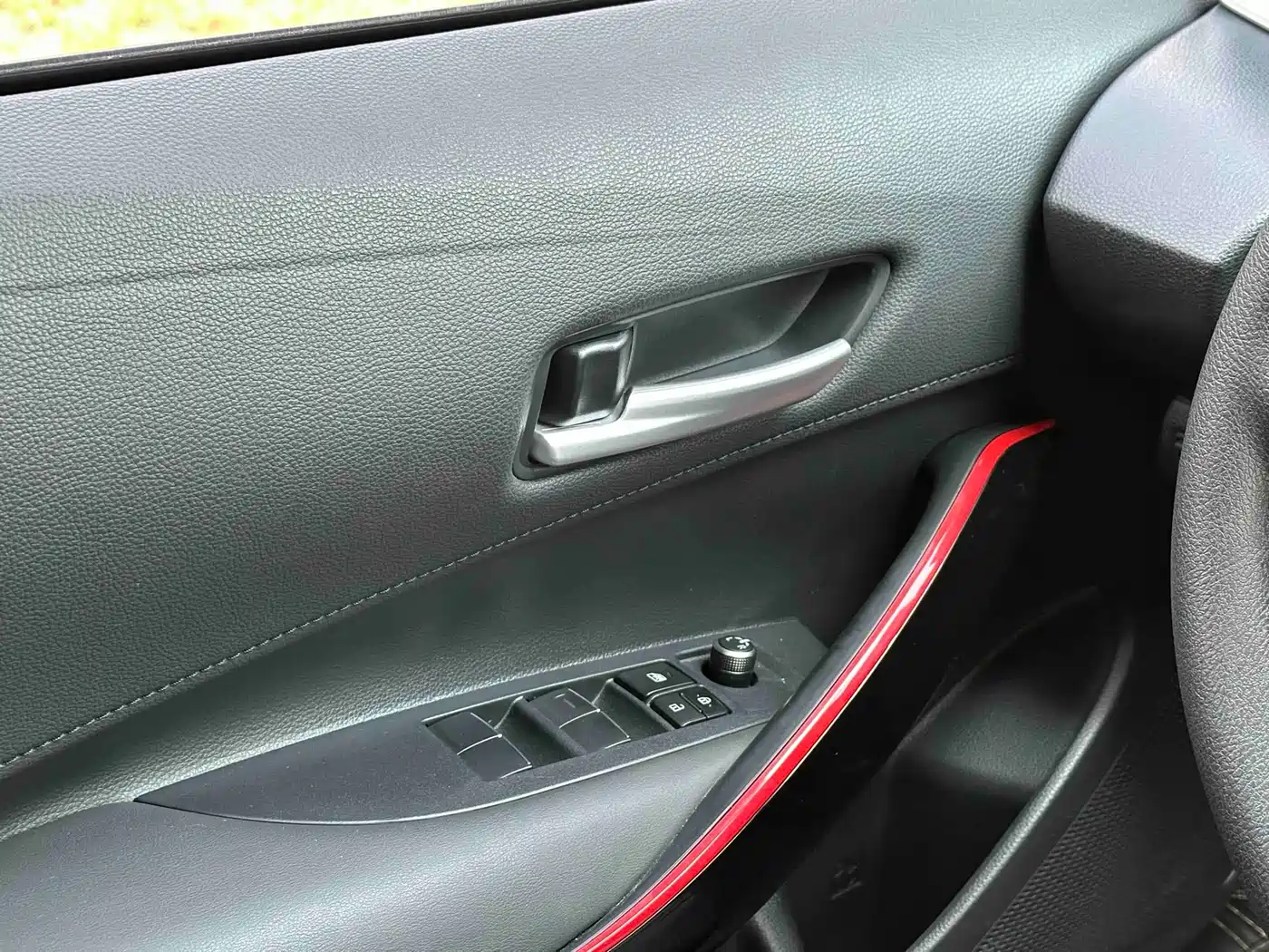 Toyota Levin 2022 Dual Engine 1.8H E-CVT Sport Edition фото 23
