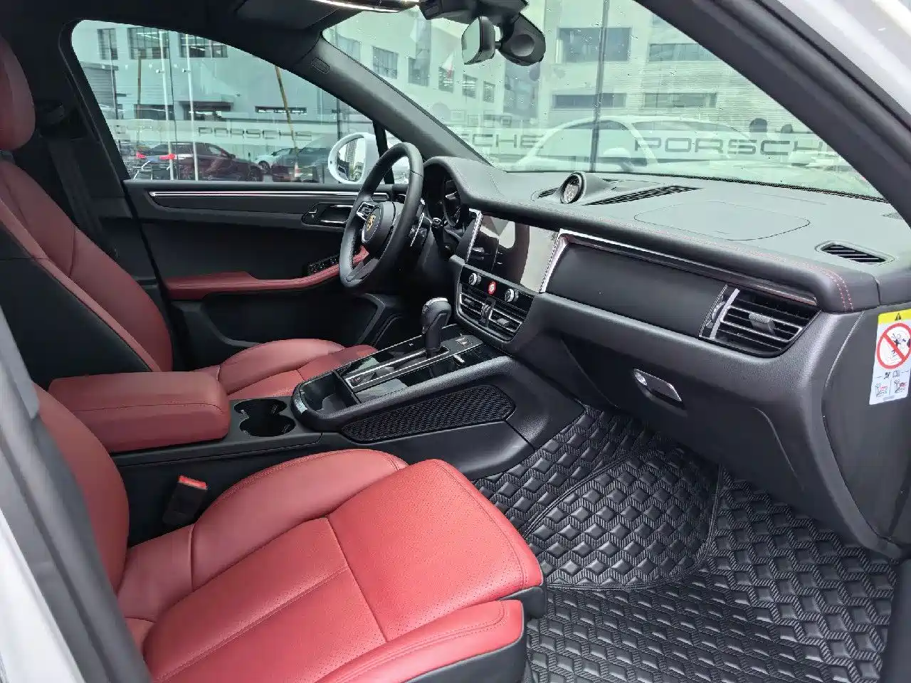 Porsche Macan 2024 Macan 2.0T фото 17
