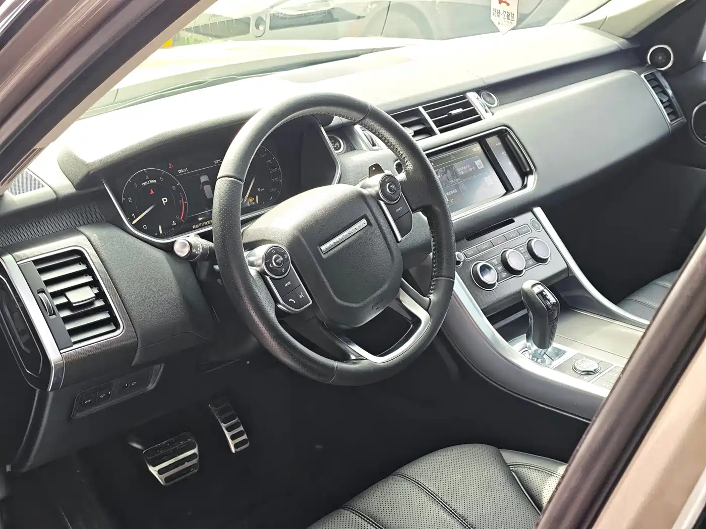 Land Rover Range Rover Sport 2016 Model 3.0 SC V6 HSE фото 4