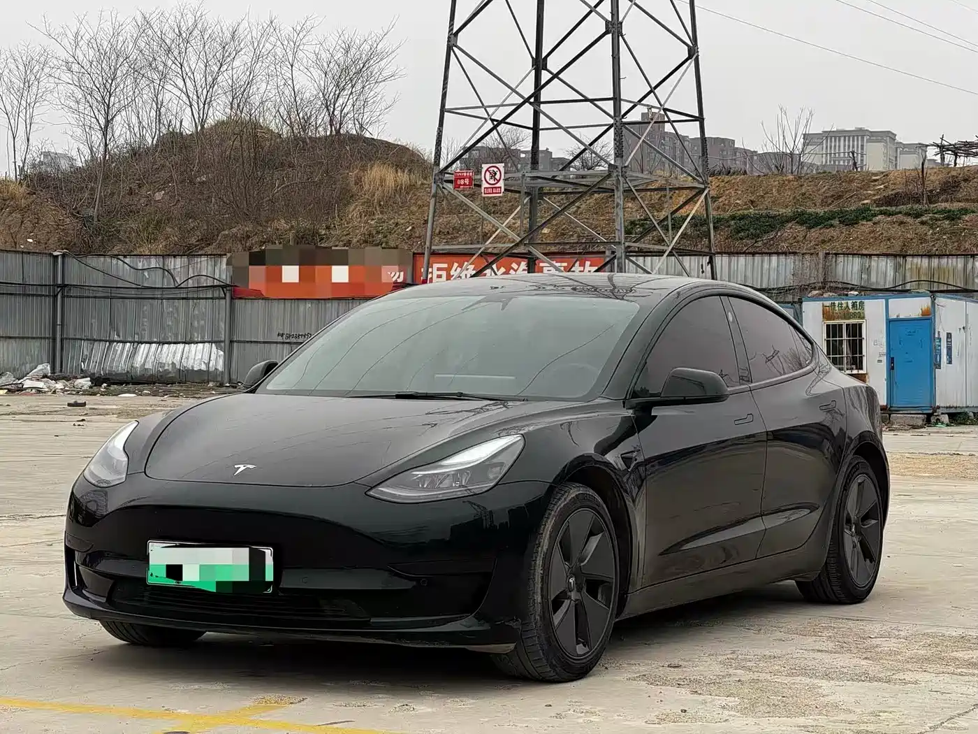 TESLA MODEL 3