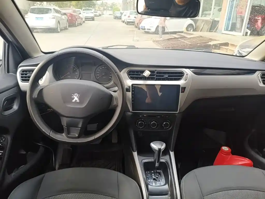 صورة 10 - Peugeot 301