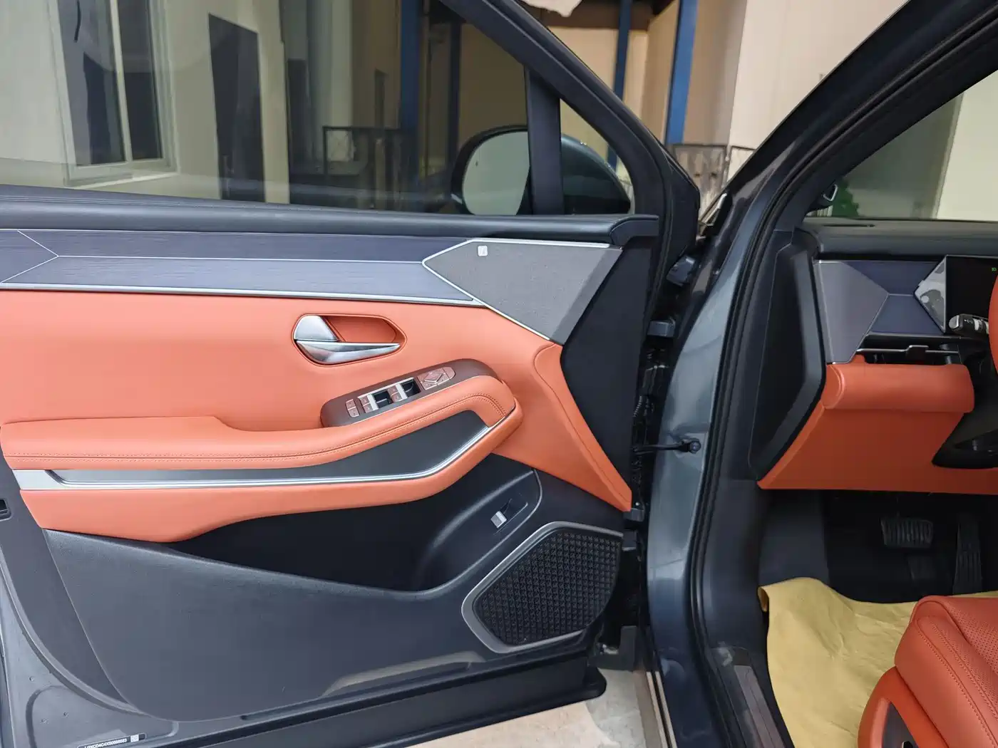 BYD Tang L 2025 DM 175KM Drone Player Edition фото 4